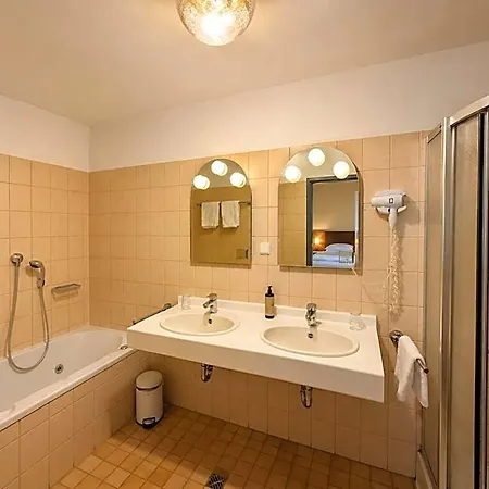 Wildpferd Hotel